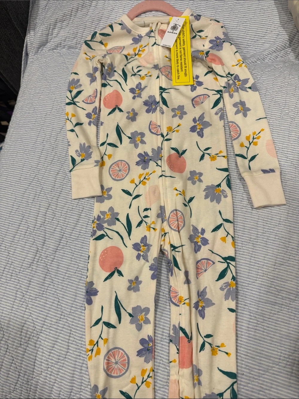 Old Navy Cream Floral & Peach Print Footie Pajamas Also Have 5T
